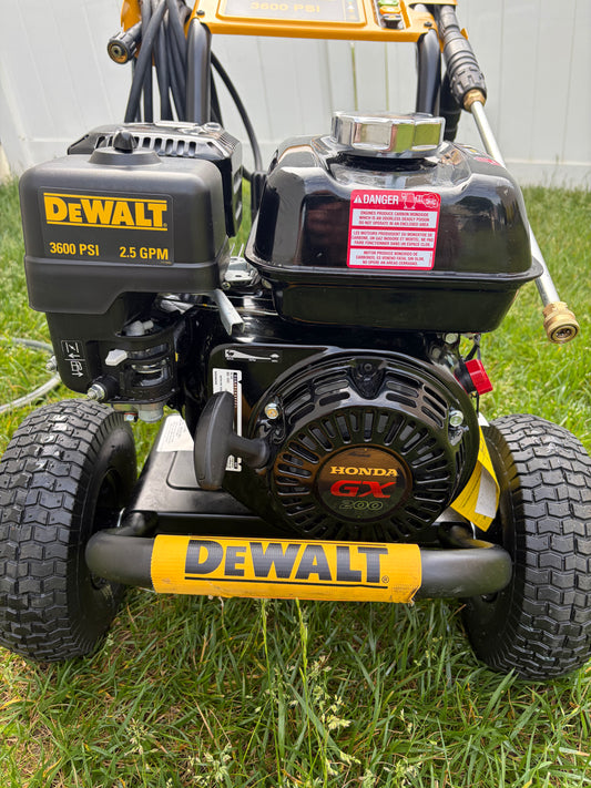 Dewalt 3600 PSI 2.5 GPM Honda GX200 Gas Pressure Washer