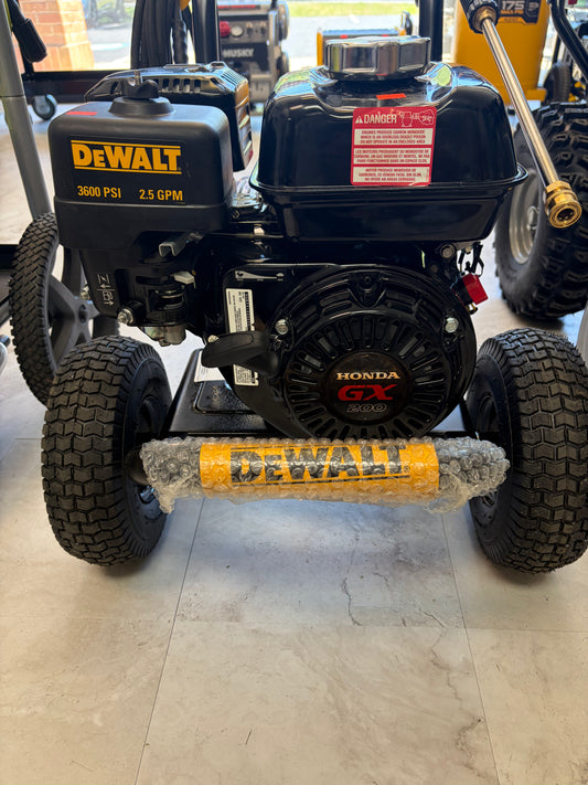Dewalt 3600 PSI 2.5 GPM Honda GX200 Gas Pressure Washer