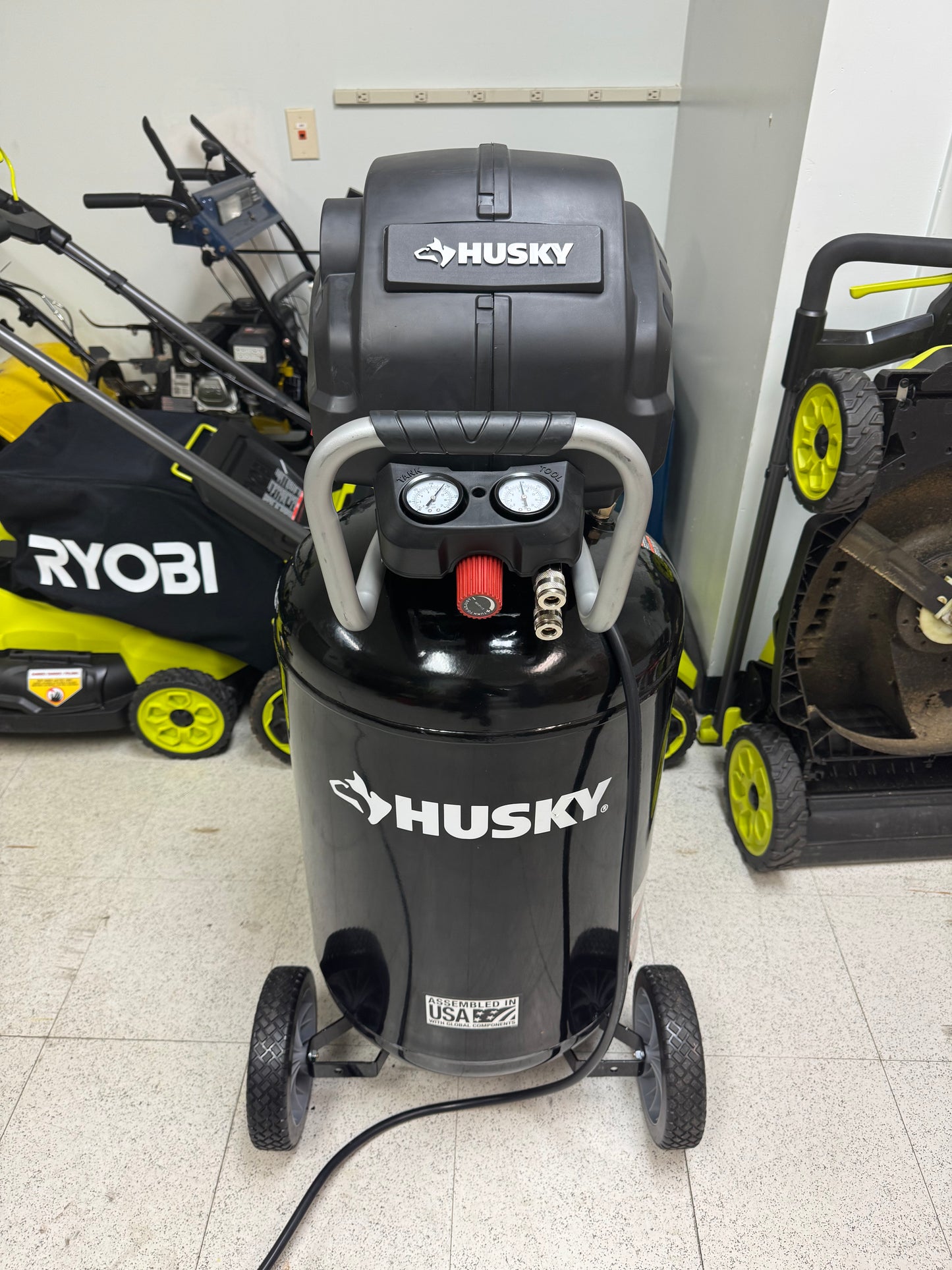 Husky 30 Gallon 200 PSI Portable Air Compressor