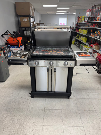 Blackstone Pro Series 28” Stainless Steel XL 3-Burner Propane Gas Griddle