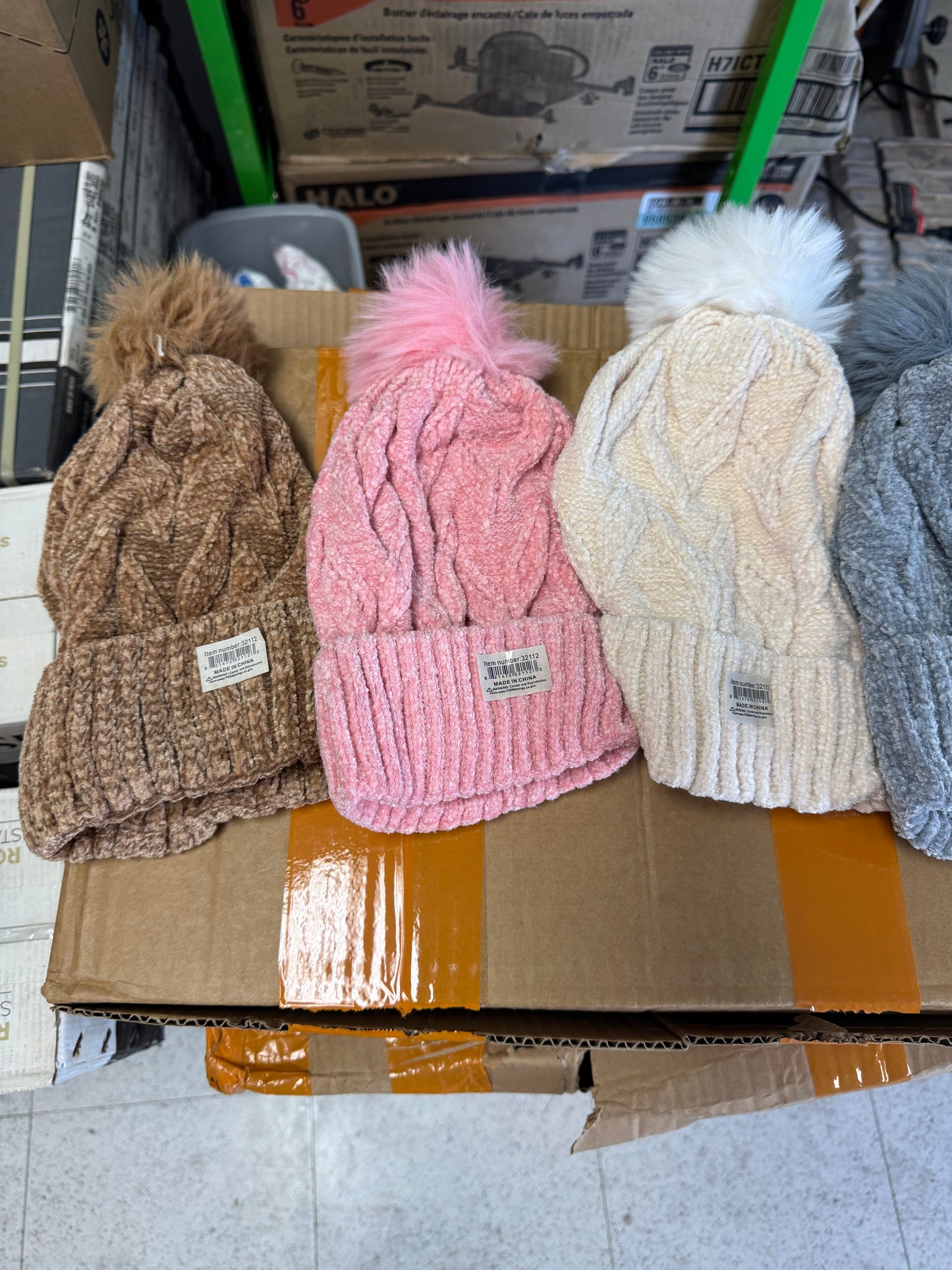 Women’s Fluffy Winter Hats (READ DESCRIPTION)