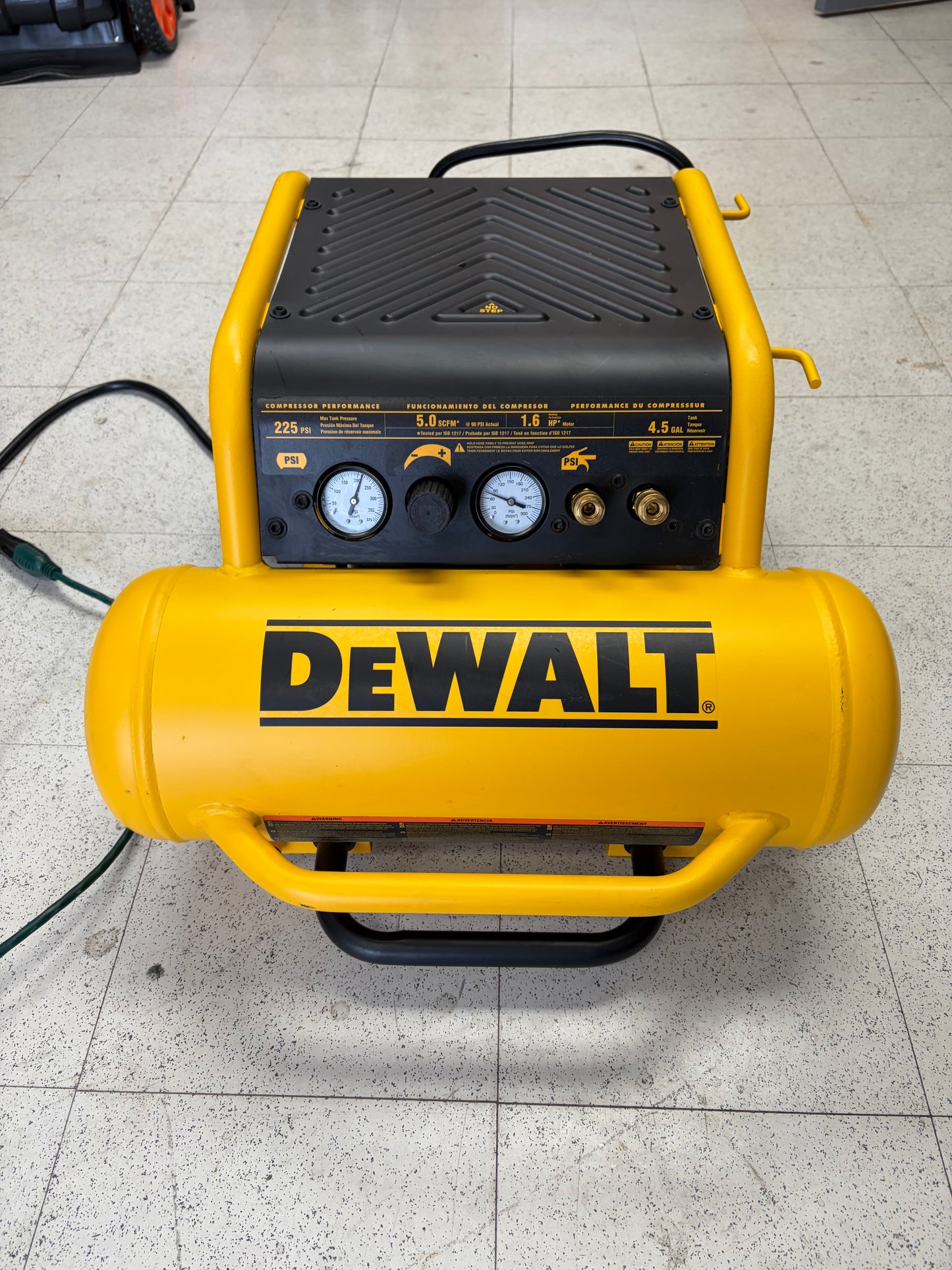 Dewalt 4.5G 225 PSI Portable Air Compressor