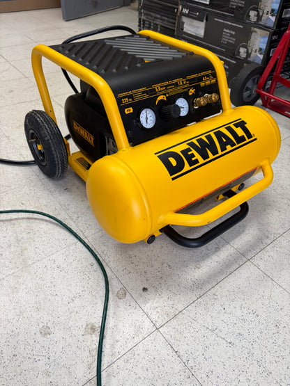 Dewalt 4.5G 225 PSI Portable Air Compressor