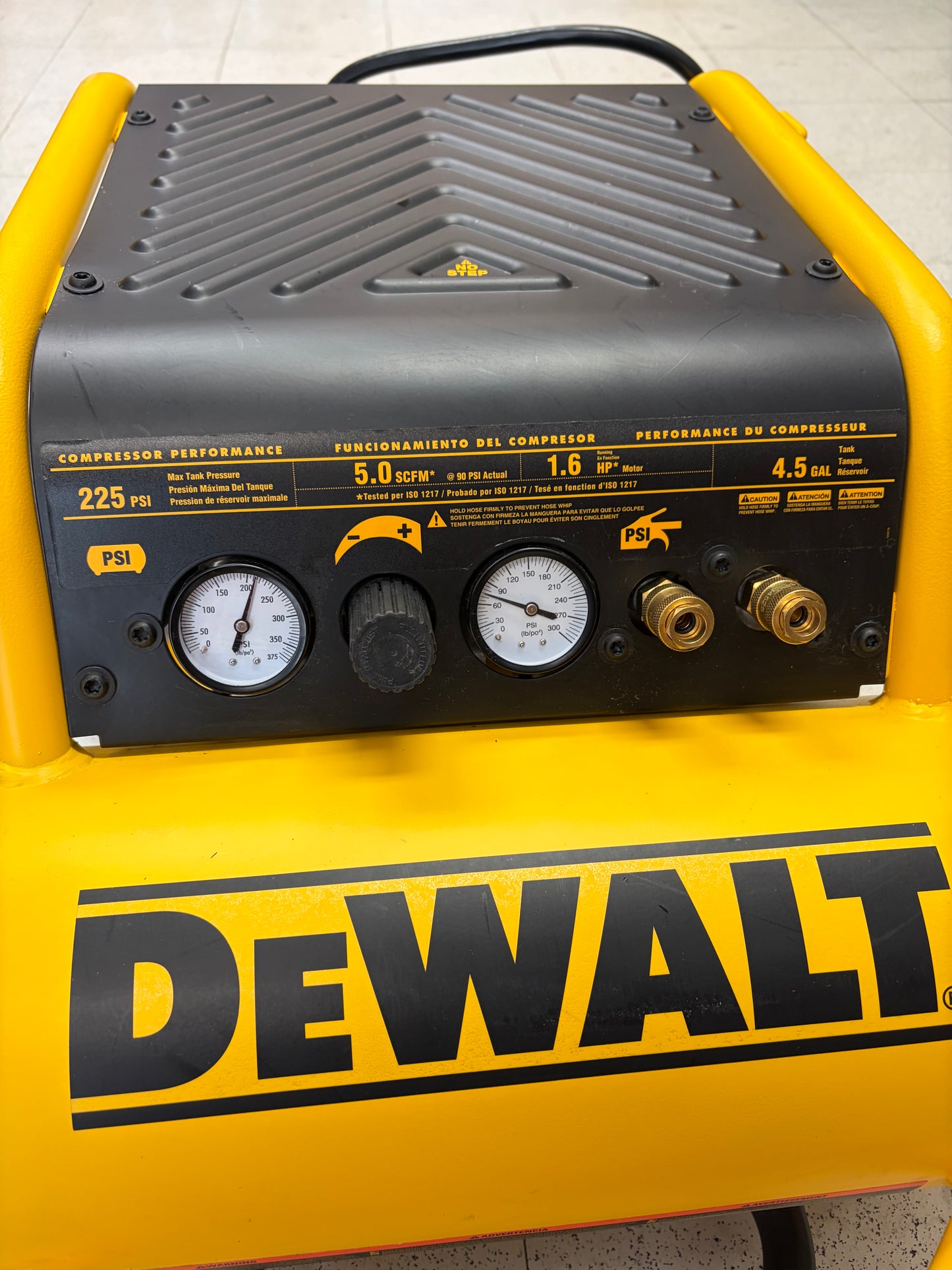 Dewalt 4.5G 225 PSI Portable Air Compressor