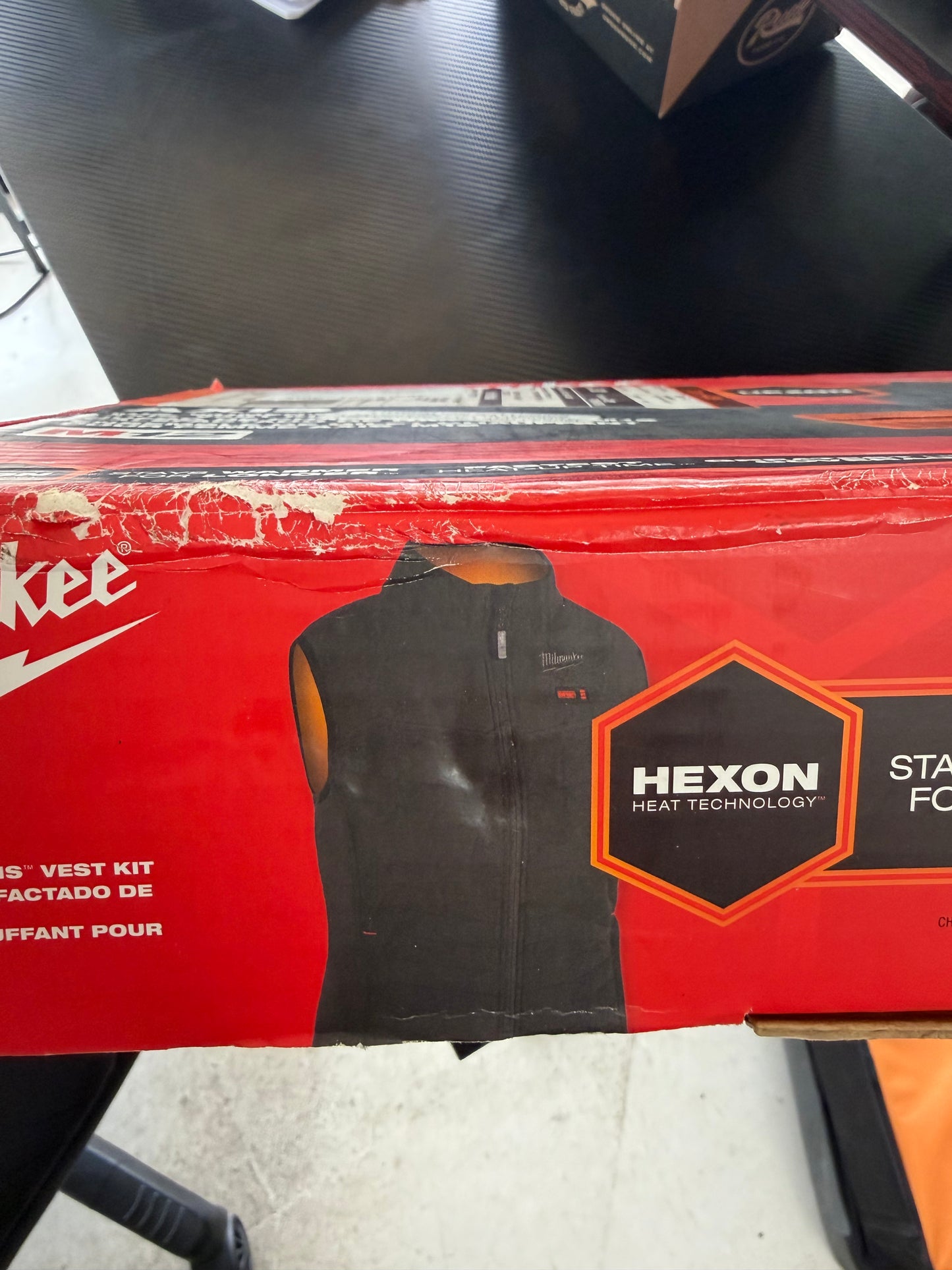 Milwaukee M12 Women’s Large Axis Black Heated Vest Kit