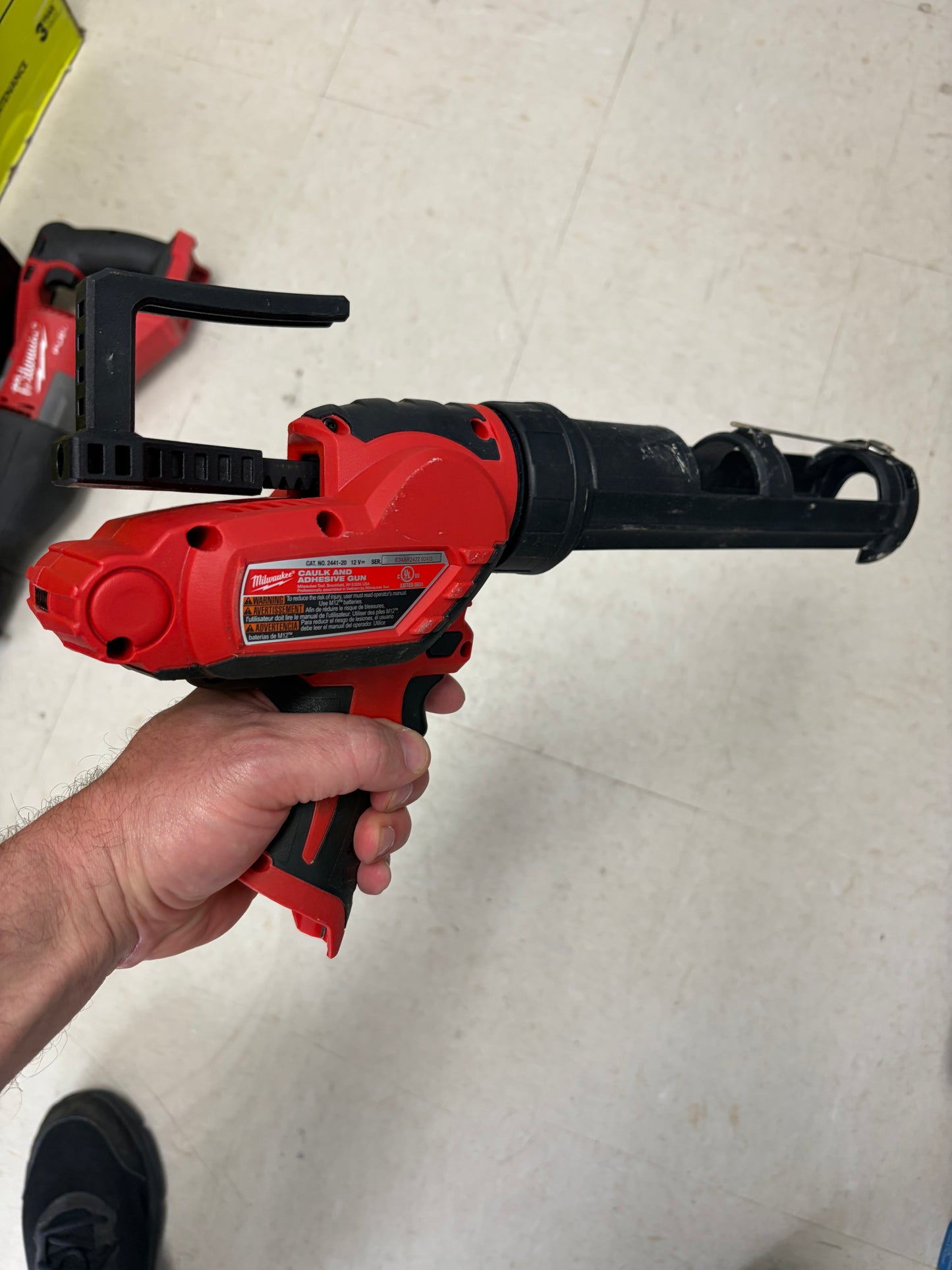 Milwaukee M12 10oz Adhesive & Caulk Gun (Tool Only)