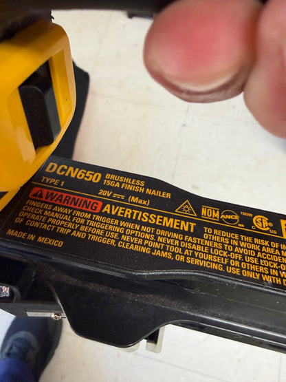 Dewalt 20v Max XR 15G Angled Finish Nailer (Tool Only)
