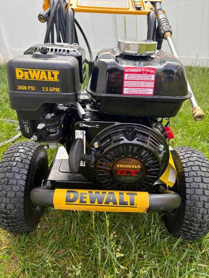 Dewalt 3600 PSI 2.5 GPM Honda GX200 Gas Pressure Washer