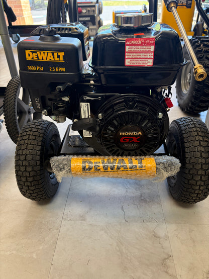 Dewalt 3600 PSI 2.5 GPM Honda GX200 Gas Pressure Washer