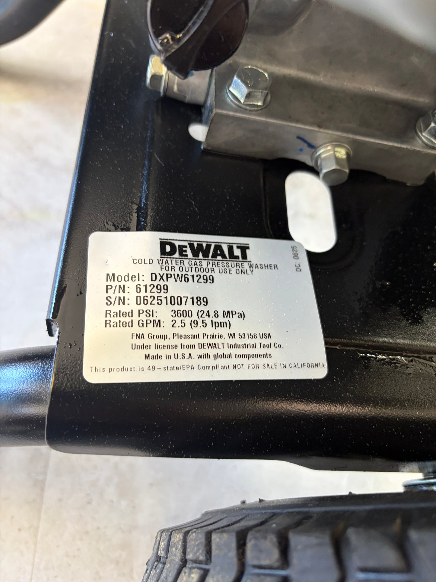 Dewalt 3600 PSI 2.5 GPM Honda GX200 Gas Pressure Washer