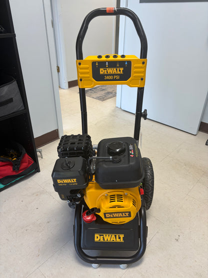 Dewalt 3400 PSI 2.5 GPM 208cc Gas Pressure Washer