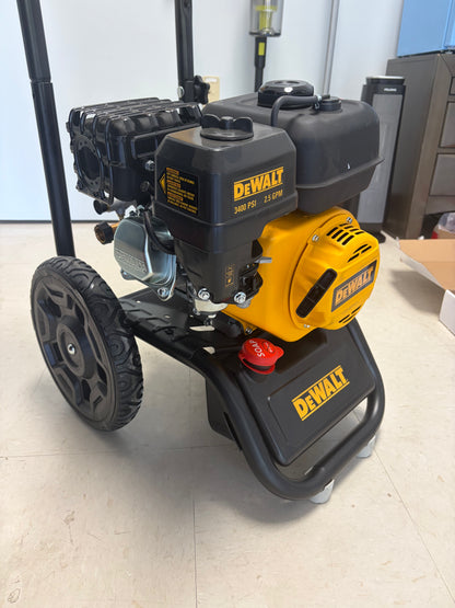 Dewalt 3400 PSI 2.5 GPM 208cc Gas Pressure Washer