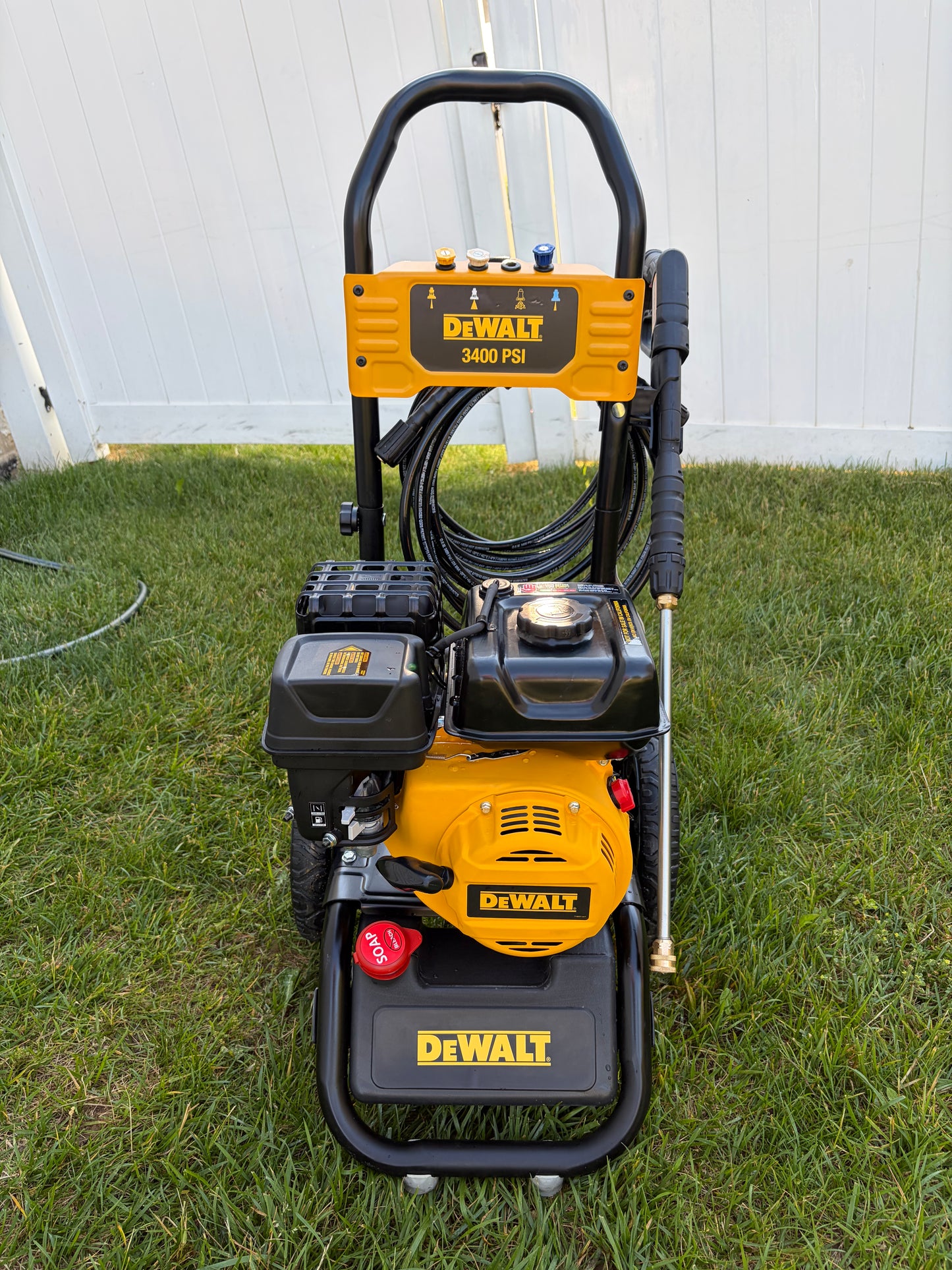 Dewalt 3400 PSI 2.5 GPM 208cc Gas Pressure Washer