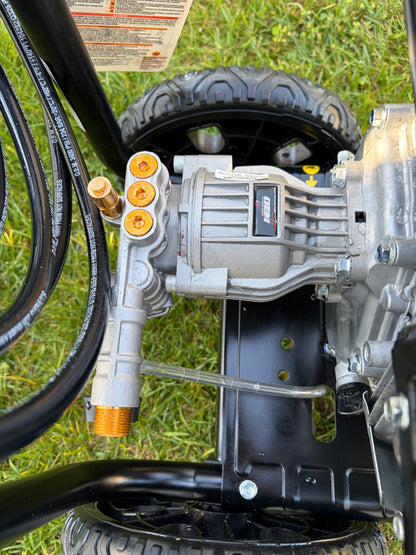 Dewalt 3400 PSI 2.5 GPM 208cc Gas Pressure Washer