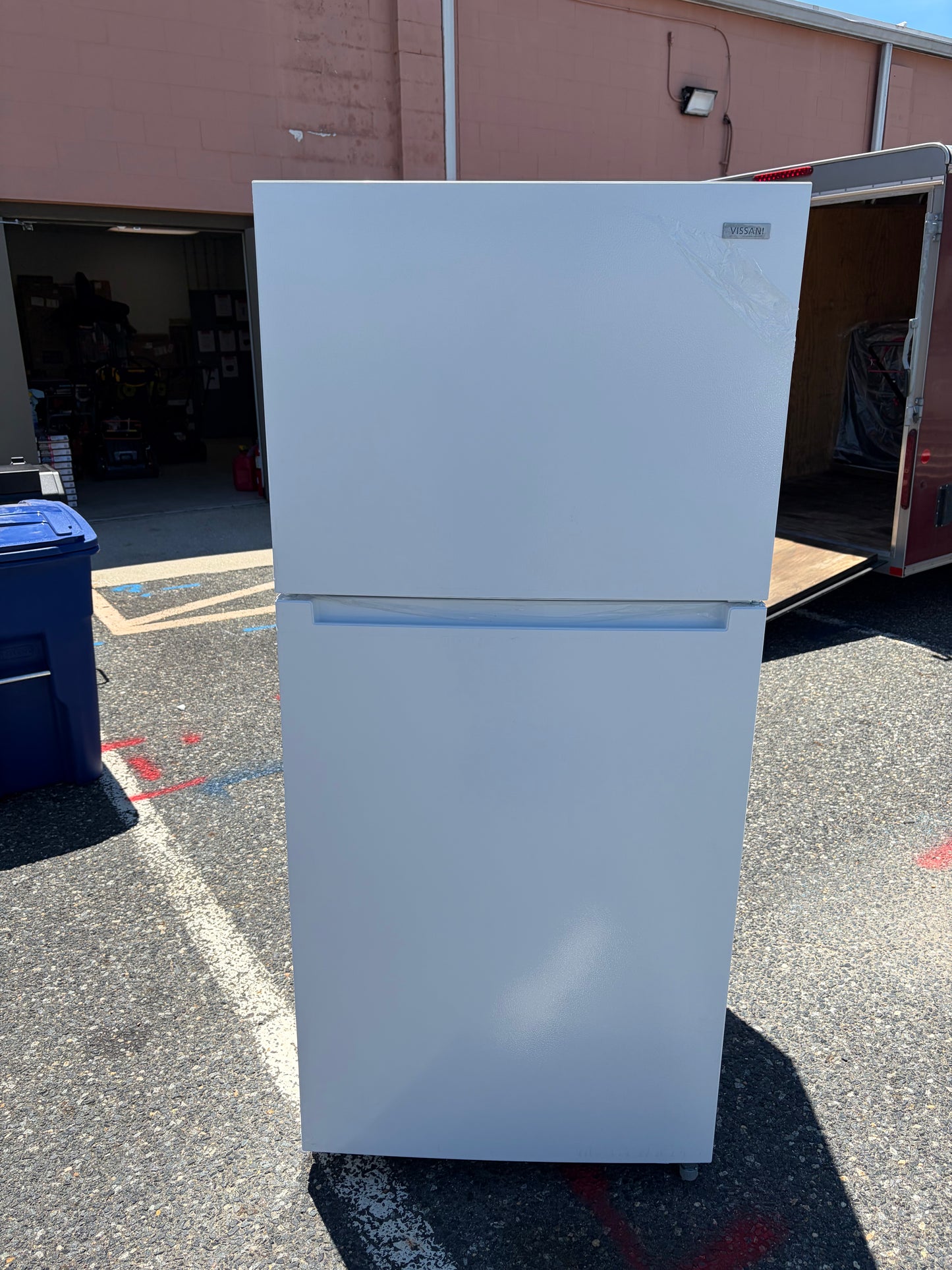 Vissani 18.1 cu ft Top Freezer Refrigerator