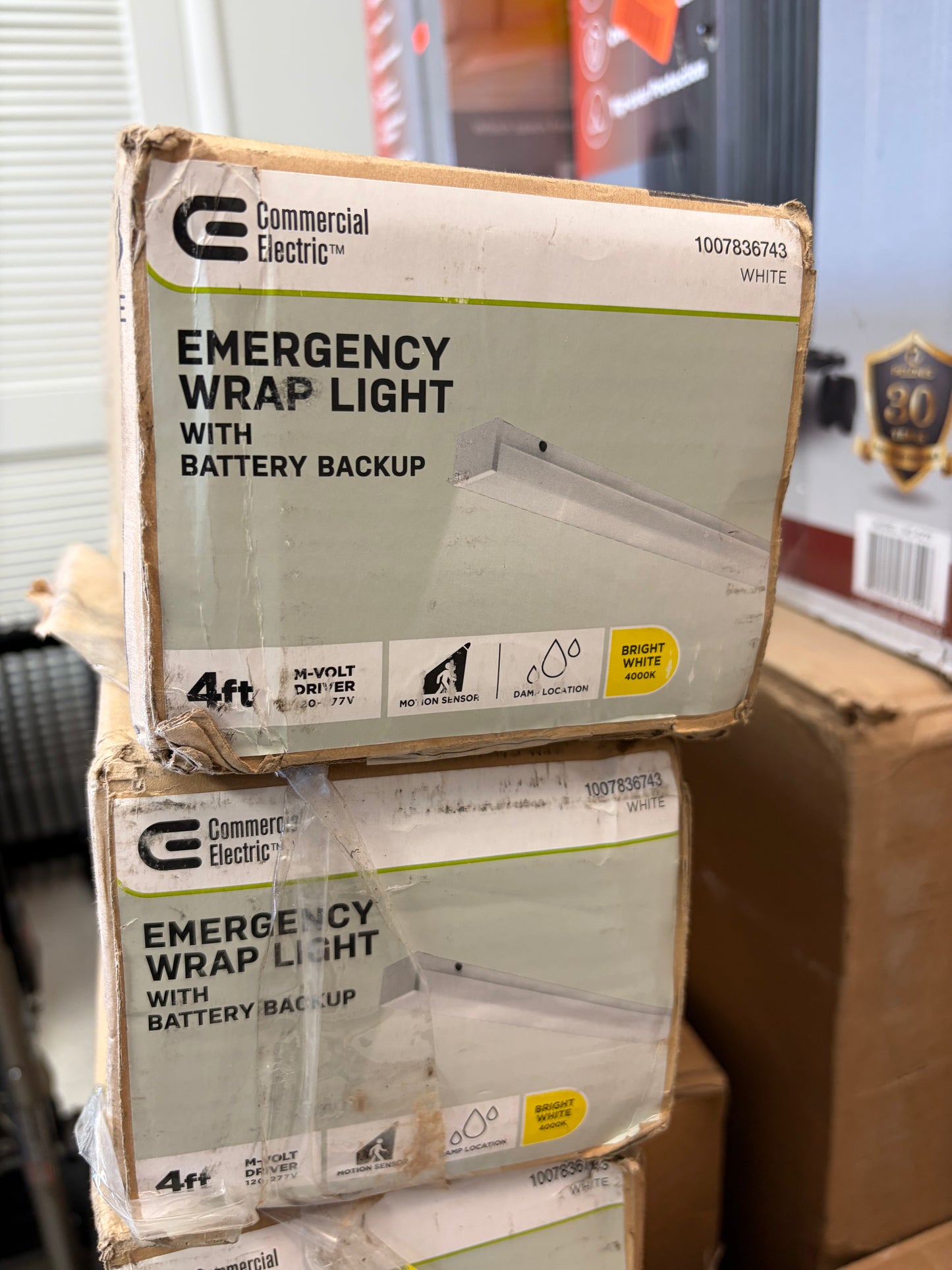 Commercial Electric 48” LED White Emergency Wrap Light w/Battery Back Up