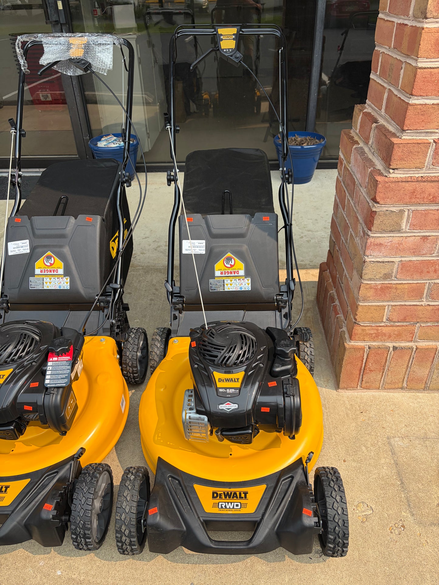 Dewalt 21” 150cc RWD Self Propelled Gas Lawn Mower