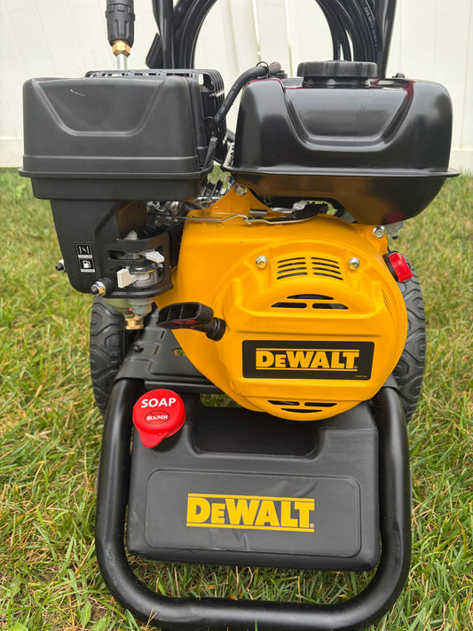 Dewalt 3400 PSI 2.5 GPM 208cc Gas Pressure Washer