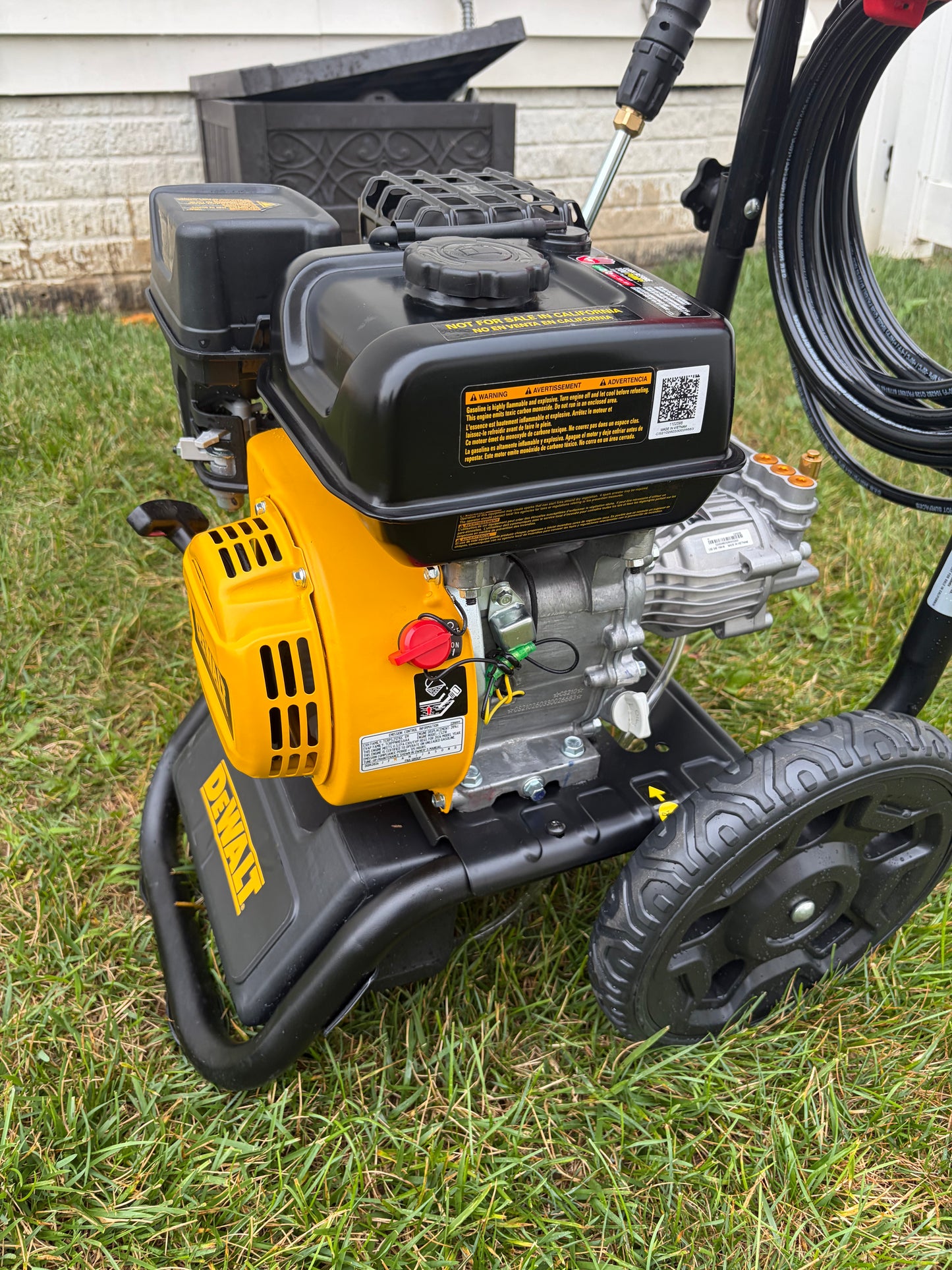 Dewalt 3400 PSI 2.5 GPM 208cc Gas Pressure Washer