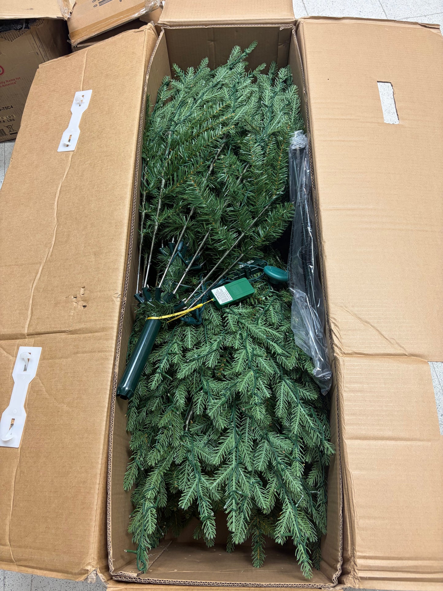 HDC 7.5ft Smart Grand Duchess Twinkling Balsam Fir Pre-Lit LED Christmas Tree