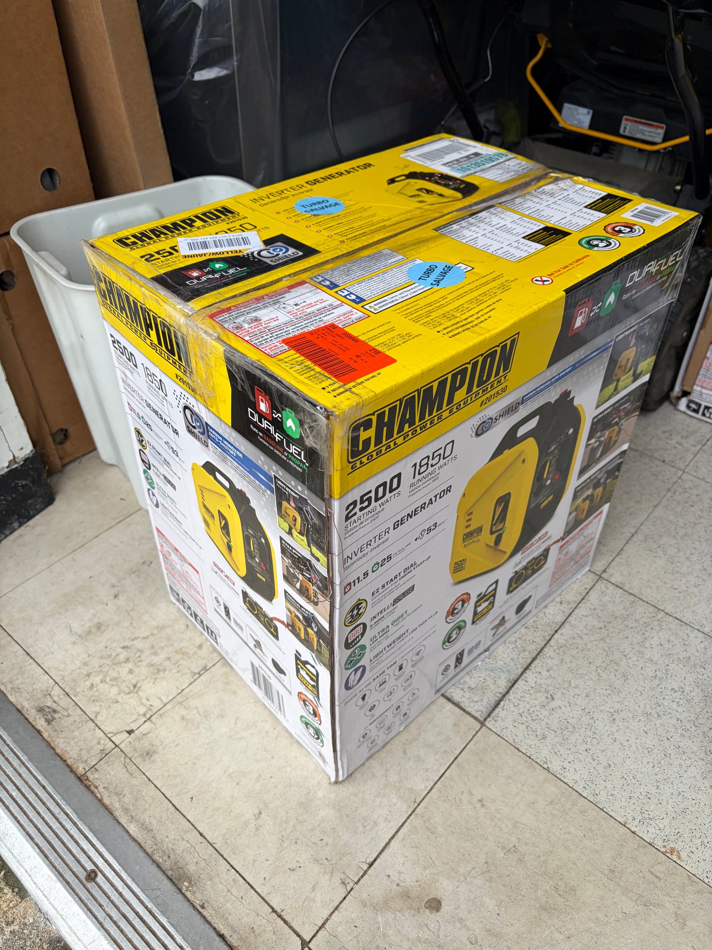 Champion 2500W Dual Fuel Portable Gas Inverter Generator