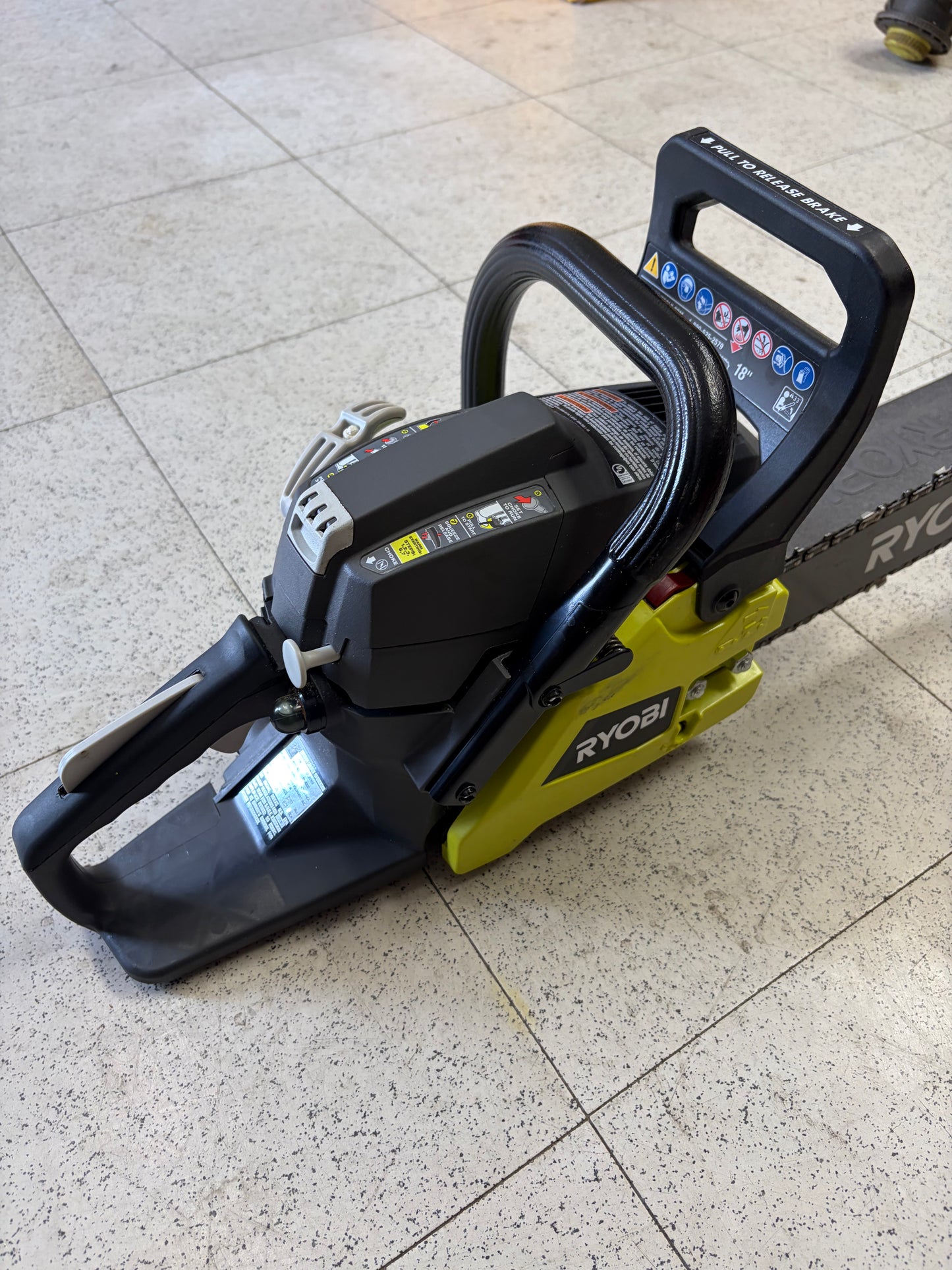 Ryobi RY3818 18” 38cc 2-Stroke Gas Chainsaw