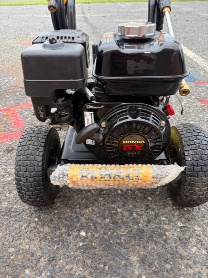 Dewalt 3600 PSI 2.5 GPM Honda GX200 Gas Pressure Washer