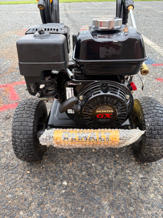 Dewalt 3600 PSI 2.5 GPM Honda GX200 Gas Pressure Washer