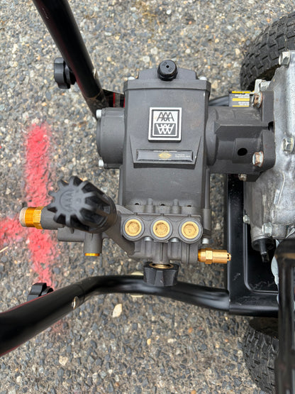 Dewalt 3600 PSI 2.5 GPM Honda GX200 Gas Pressure Washer
