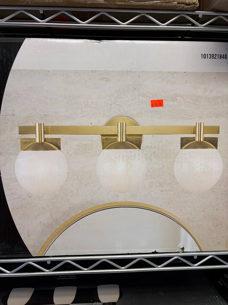 Bathroom Vanity Lighting (READ DESCRIPTION)