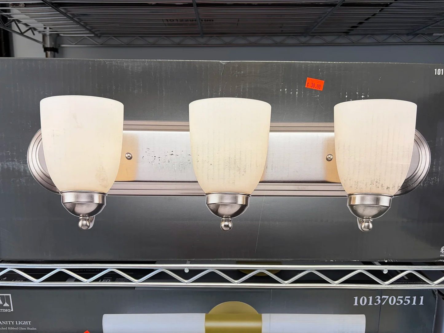 Bathroom Vanity Lighting (READ DESCRIPTION)
