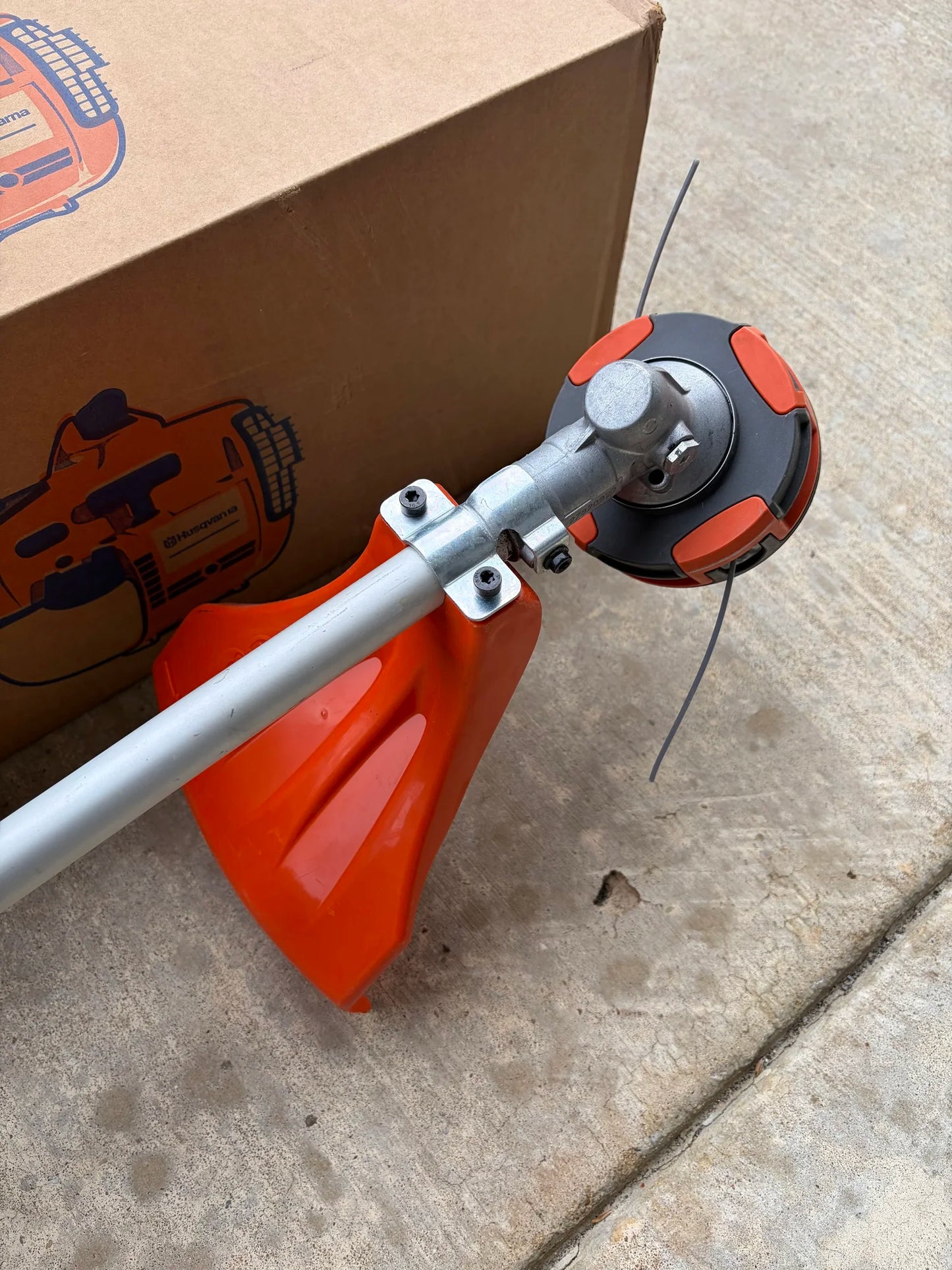 Husqvarna 130L 28cc 2-Cycle 18” Straight Shaft Gas Trimmer